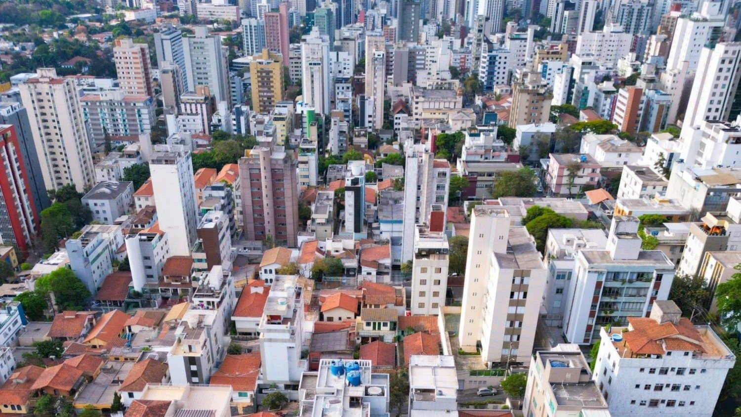 Bairro Santo Antônio em Belo Horizonte — região residencial com fácil acesso a centros corporativos