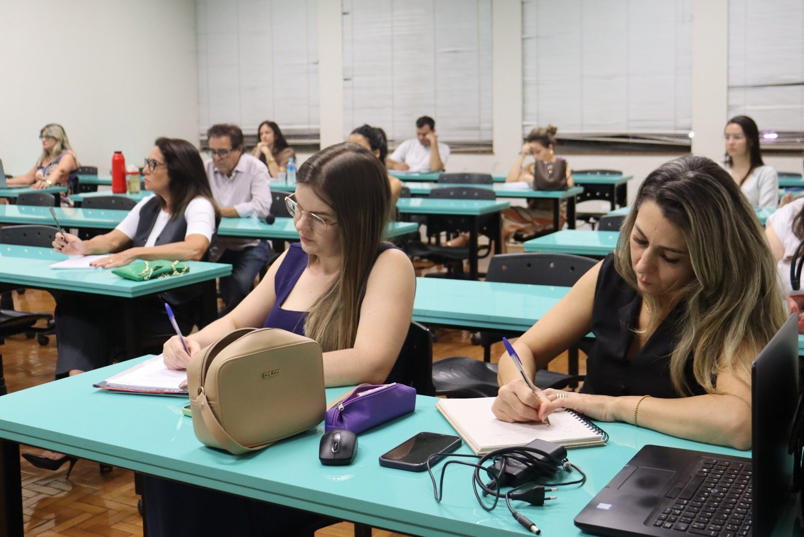 Profissional em desenvolvimento de carreira — inglês para crescimento na carreira pública e pós-graduação em Brasília