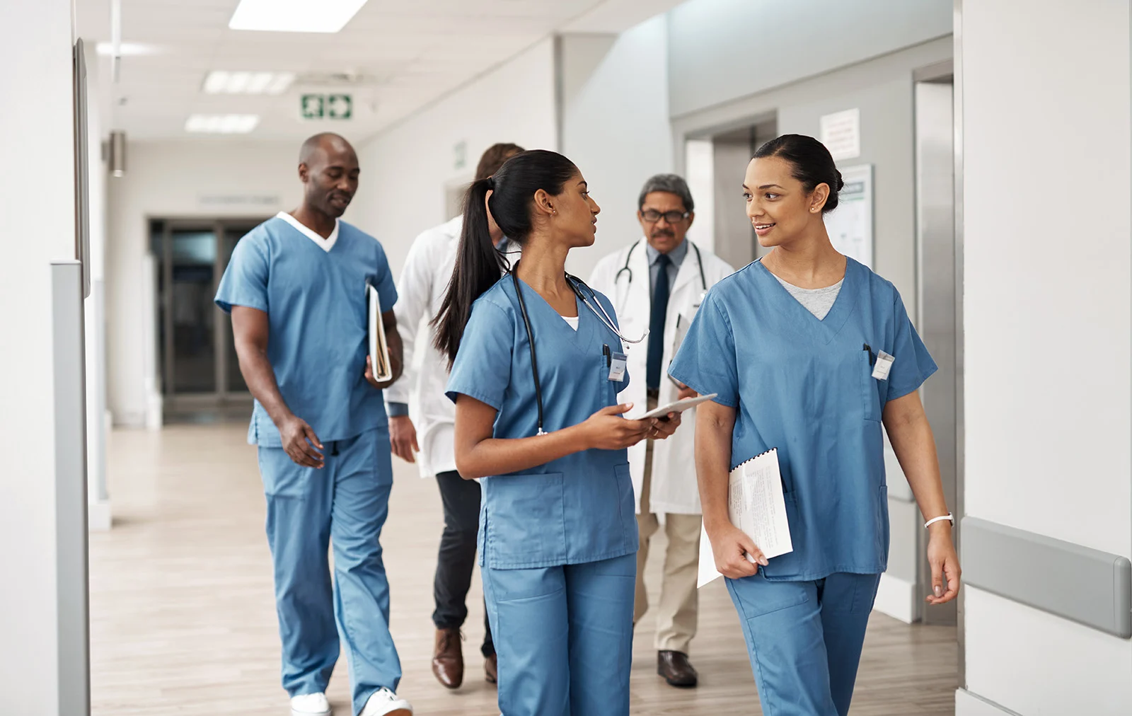 Médicos e profissionais da saúde em Brasília — inglês para congressos, artigos científicos e carreira internacional