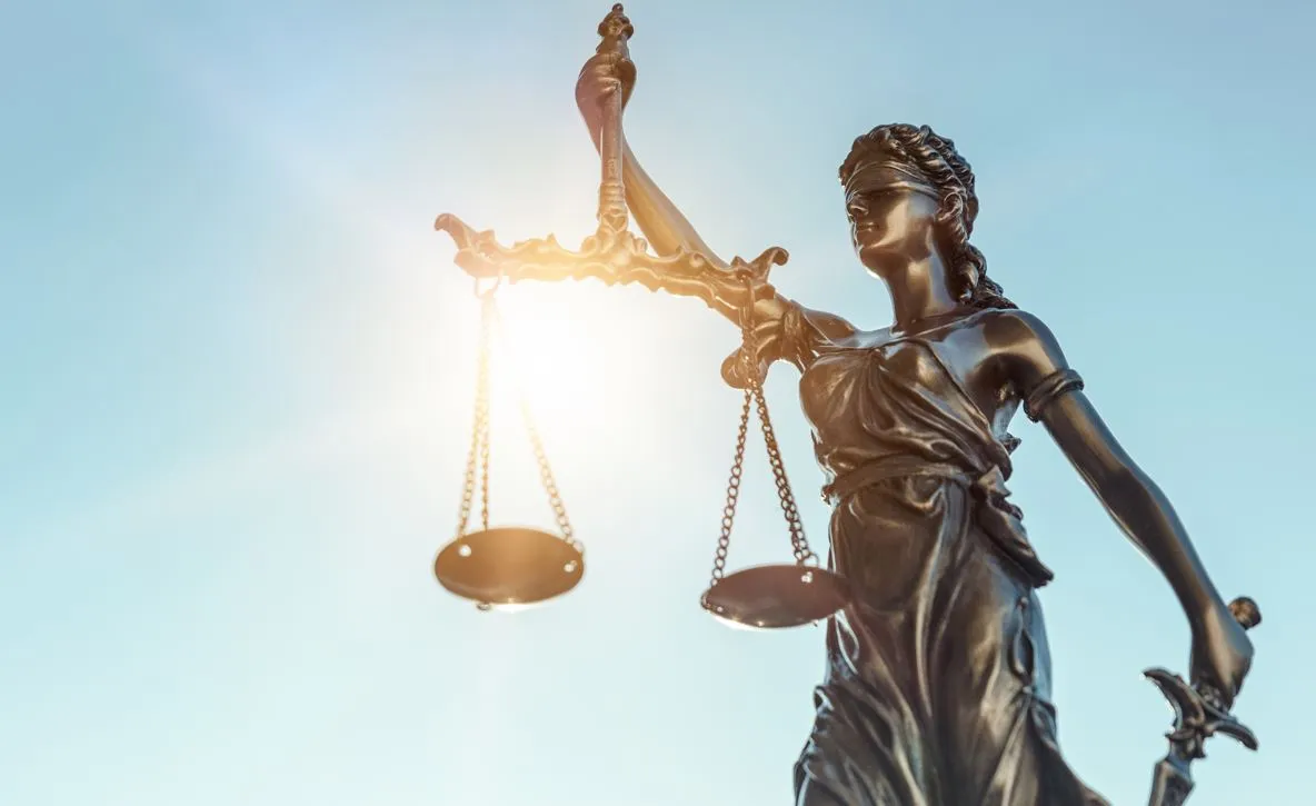 Acesso à Justiça — inglês jurídico para advogados em Brasília com foco em clareza e precisão