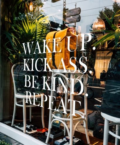 chris-curry-UJij-wz7w88-unsplash (1)1111